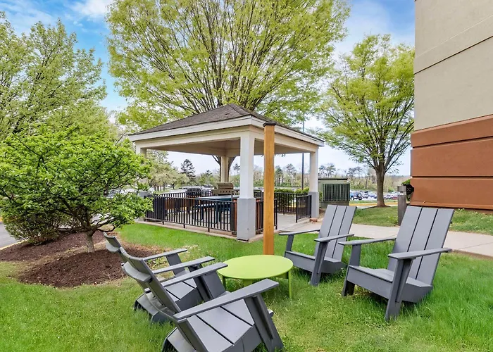 Sonesta Simply Suites Baltimore BWI Airport